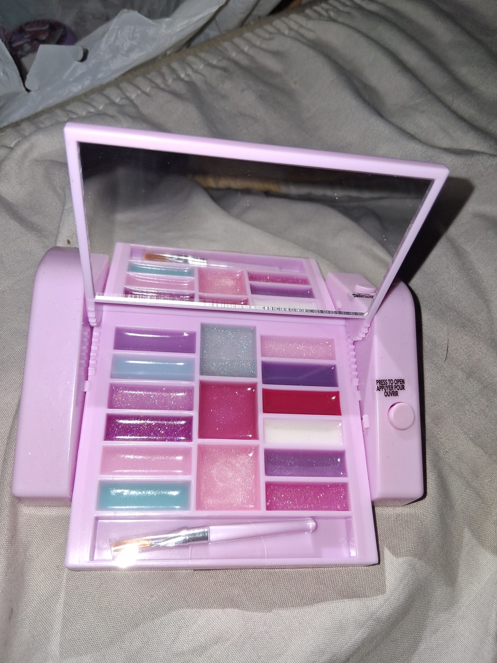 Claire's Pink Lip Makeup Palette with Mirror